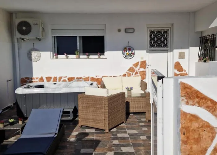 Stergios Suite With Private Jacuzzi