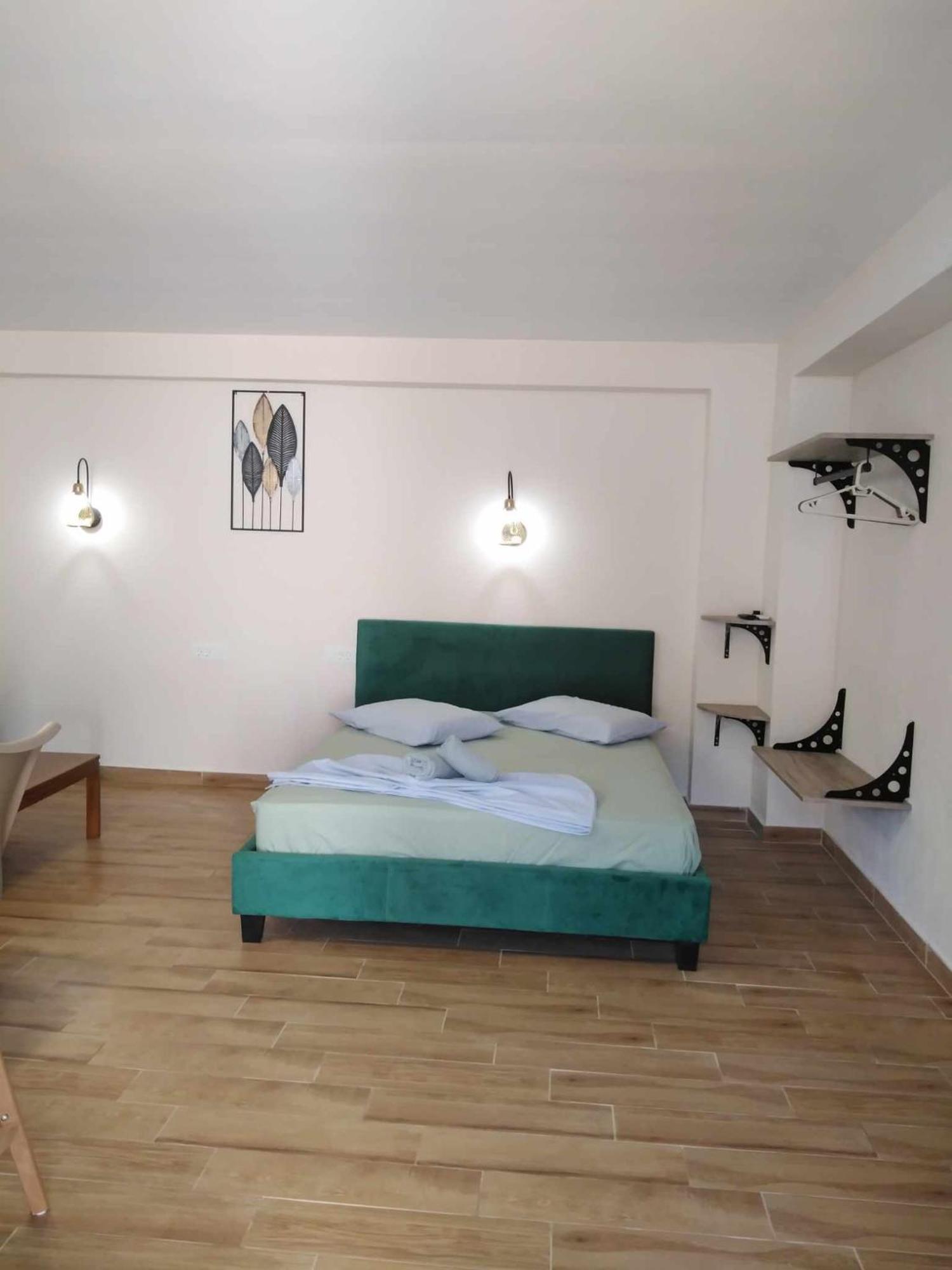 Stergios With Private Jacuzzi Apartment *