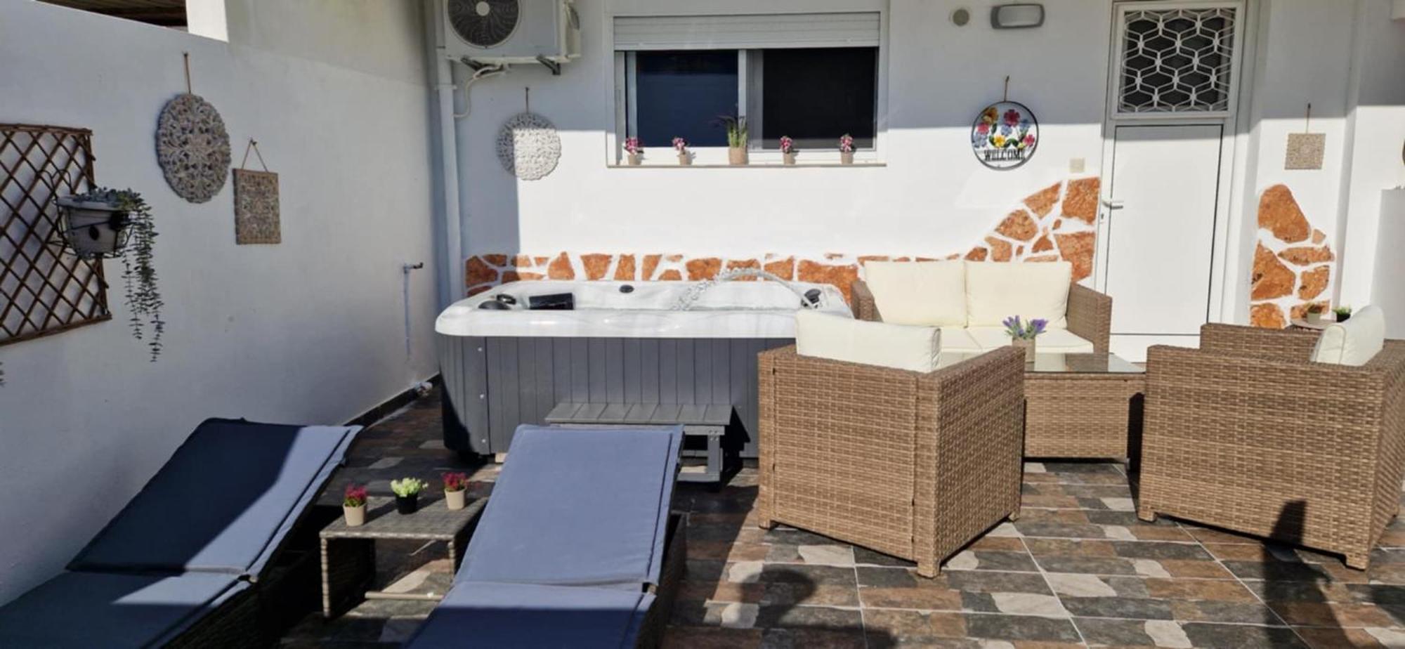 Stergios With Private Jacuzzi Apartment *