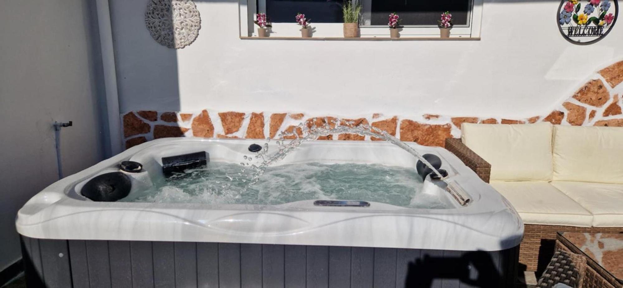 Stergios With Private Jacuzzi Apartment